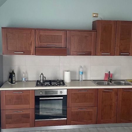 דסנזאנו דל גארדה La Magnolia Apartaments IV Tulip מראה חיצוני תמונה