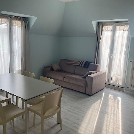 דסנזאנו דל גארדה La Magnolia Apartaments IV Tulip מראה חיצוני תמונה
